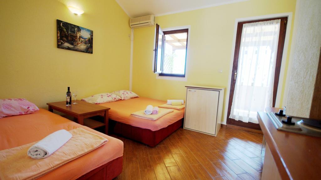 Apartmani Zona Sveti Stefan Buitenkant foto
