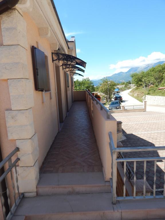 Apartmani Zona Sveti Stefan Buitenkant foto