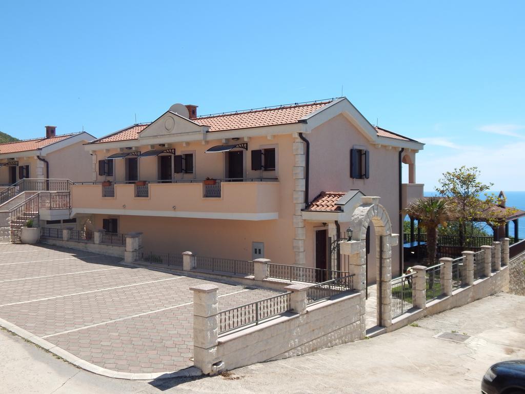 Apartmani Zona Sveti Stefan Buitenkant foto